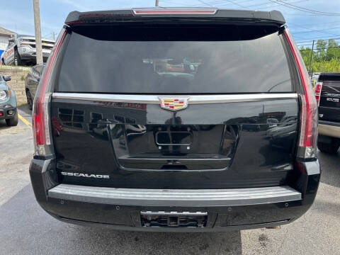 2016 Cadillac Escalade Platinum