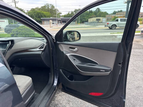 2017 Hyundai Santa Fe SE