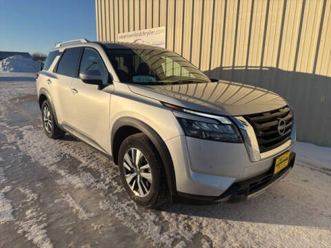 2025 Nissan Pathfinder SL
