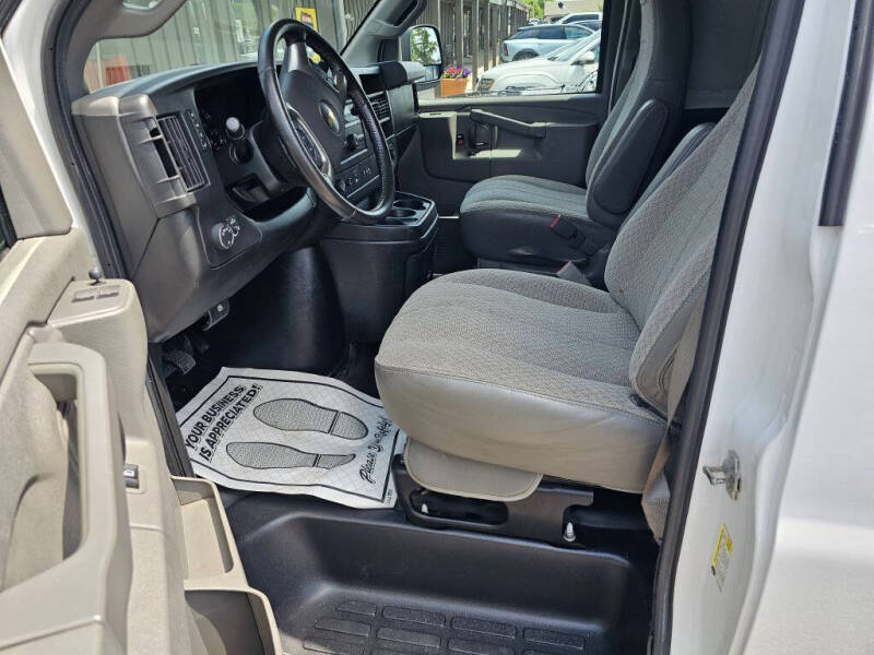 2017 Chevrolet Express 2500