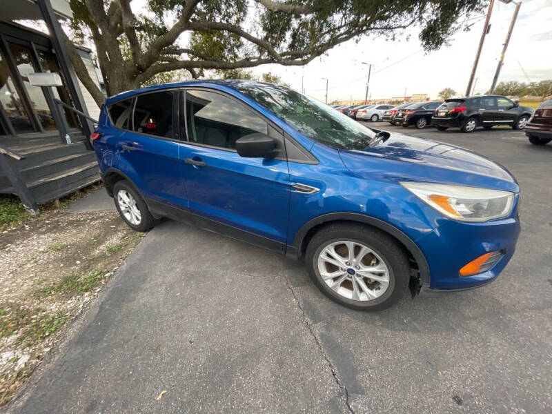 2017 Ford Escape S photo 6