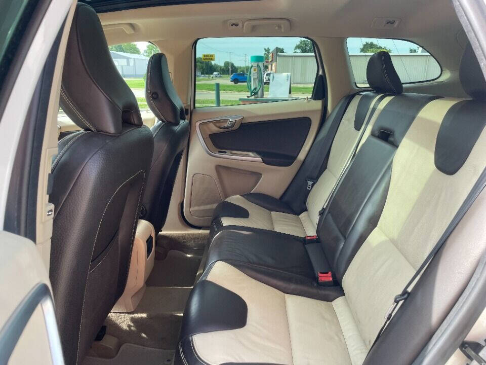 2010 Volvo XC60 for sale at Illinois Auto Wholesalers in Tolono, IL