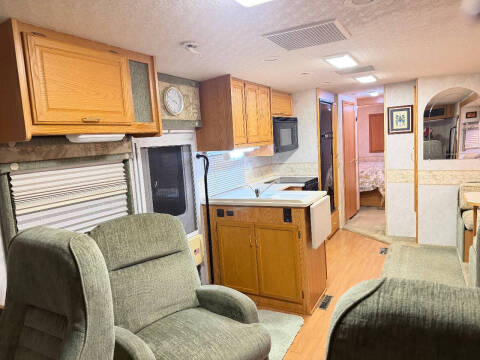 2004 Winnebago Brave