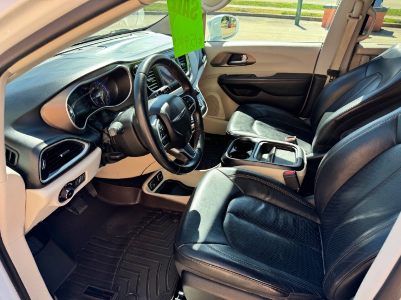 2018 Chrysler Pacifica for sale at Illinois Auto Wholesalers in Tolono, IL