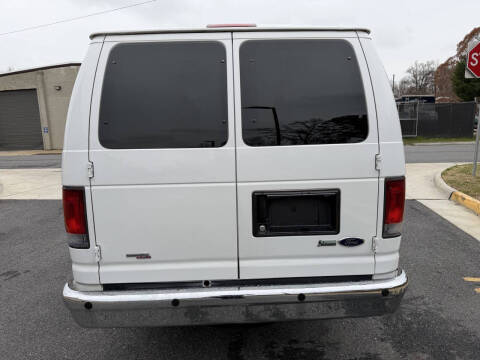 2013 Ford E-Series E-350 SD XLT