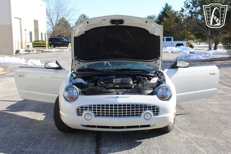 2002 Ford Thunderbird Deluxe