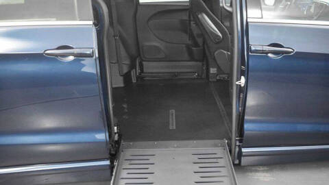 2024 Chrysler Pacifica Touring