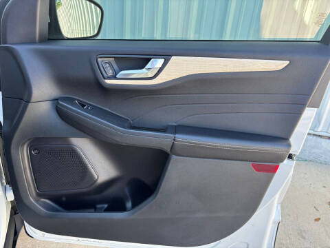 2022 Ford Escape Titanium