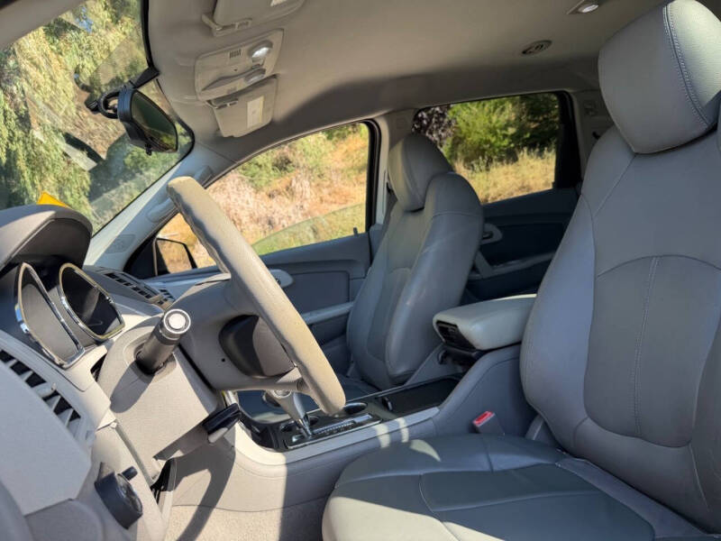 2012 Chevrolet Traverse LS
