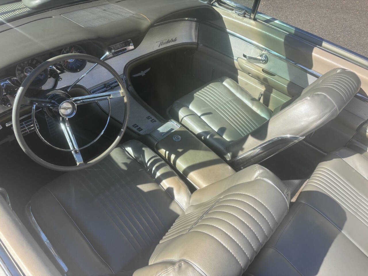 1963 Ford Thunderbird 16