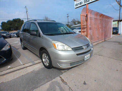 2005 Toyota Sienna for sale at ARAX AUTO SALES in Tujunga CA