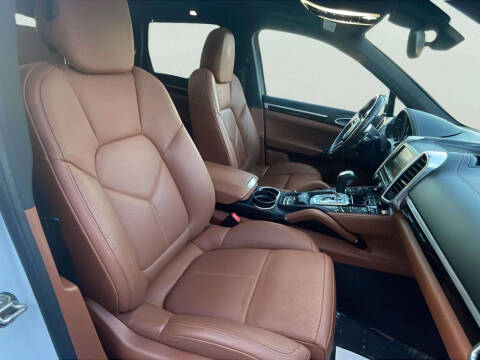 2016 Porsche Cayenne S E-Hybrid