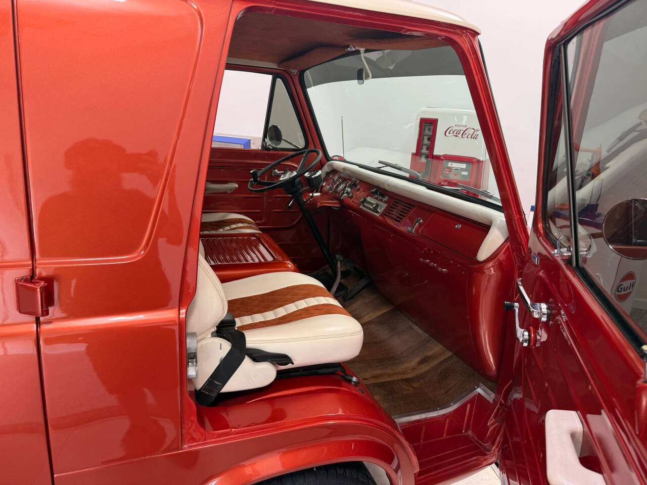 1966 Ford Econoline Supervan 23