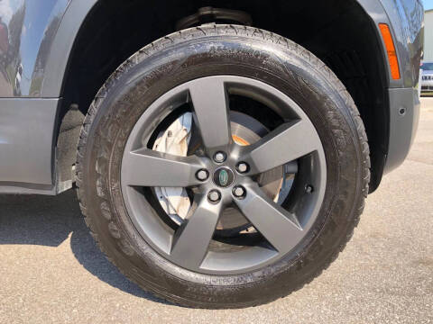 2023 Land Rover Defender 110 SE