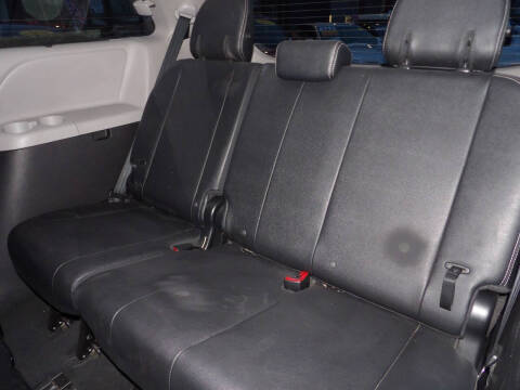 2015 Toyota Sienna SE 8-Passenger