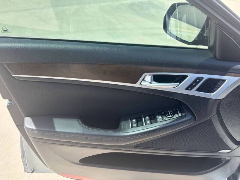2016 Hyundai Genesis