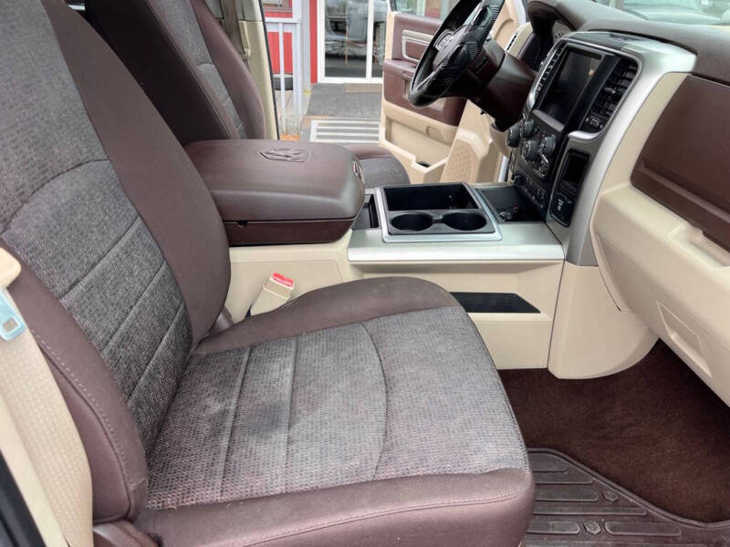 2015 RAM 1500 SLT