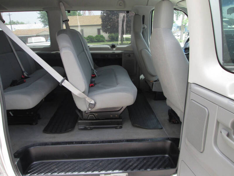 2010 Ford E-Series E-350 SD XLT