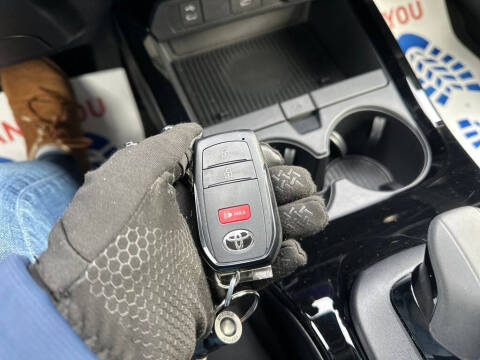 2025 Toyota Prius LE