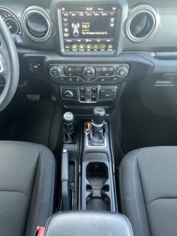 2023 Jeep Gladiator Overland