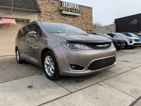 2017 Chrysler Pacifica Touring-L Plus