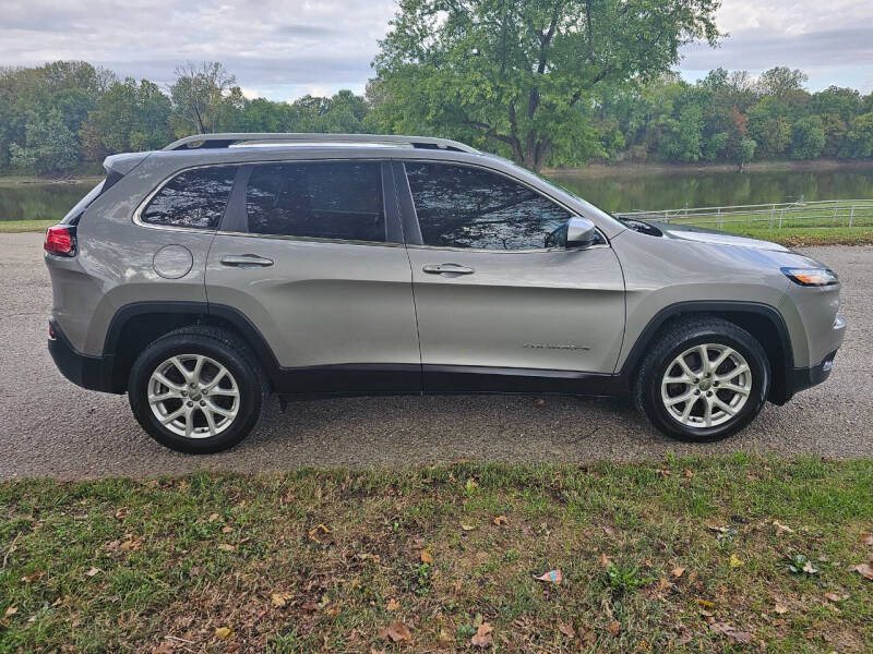 Used 2018 Jeep Cherokee Latitude Plus with VIN 1C4PJLLX2JD519891 for sale in Terre Haute, IN