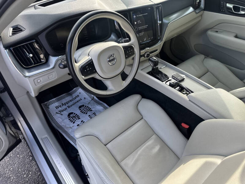 2019 Volvo XC60 T5 Momentum