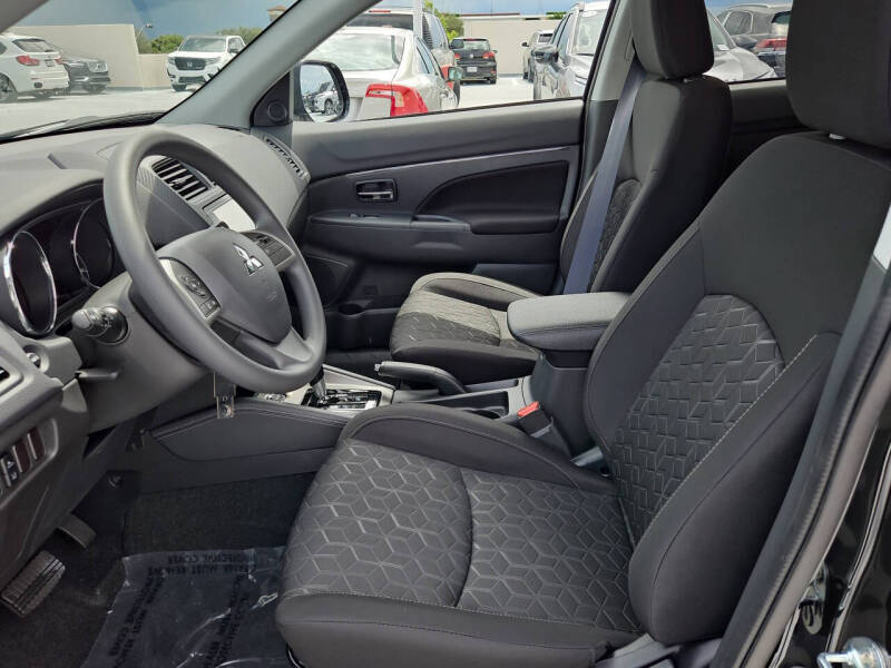 2025 Mitsubishi Outlander Sport ES