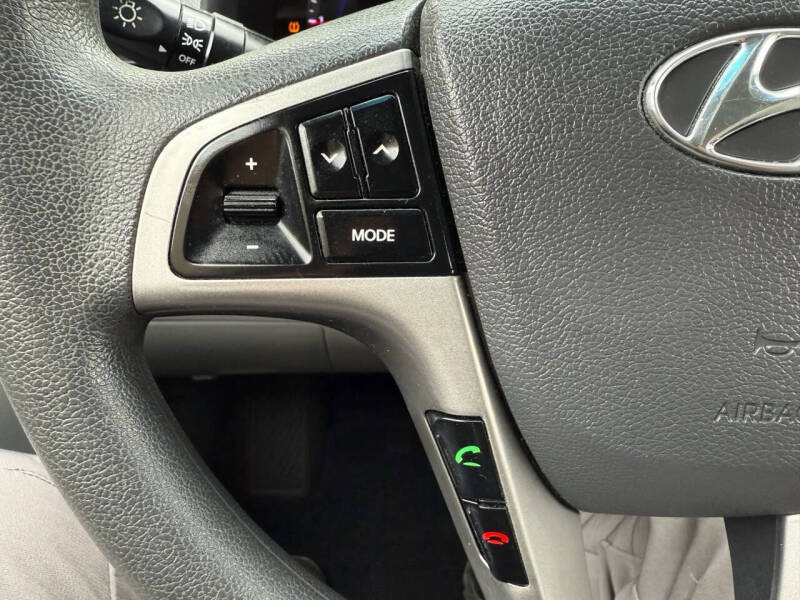 2017 Hyundai Accent Value Edition