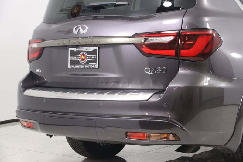 2023 Infiniti QX80 Premium Select