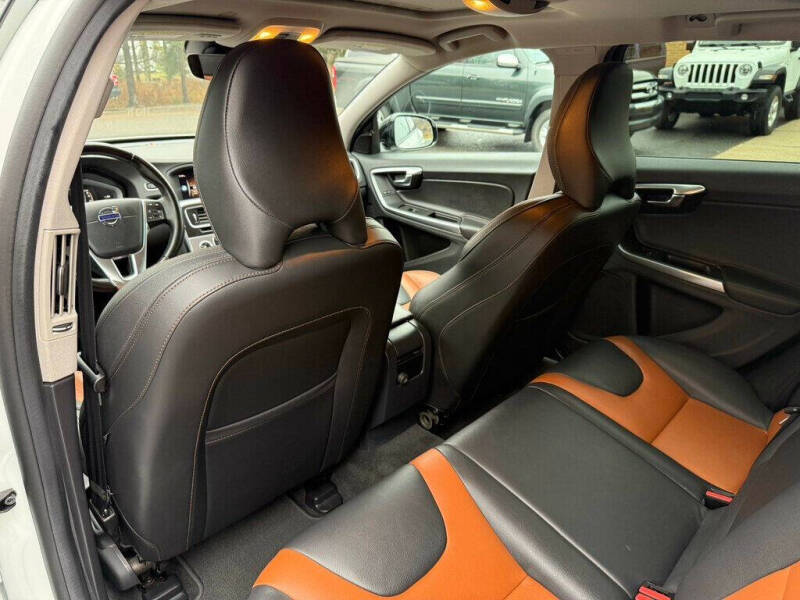 2018 Volvo V60 Cross Country T5 Premier