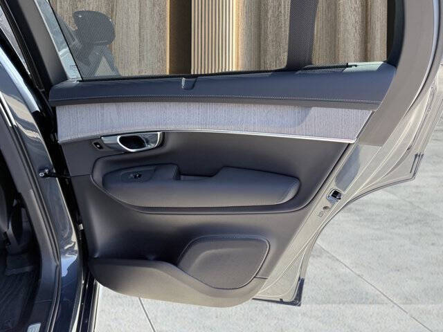 2025 Volvo XC90 T8 Ultra Bright Theme 6P