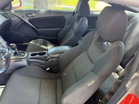 2013 Hyundai Genesis Coupe 2.0T Premium