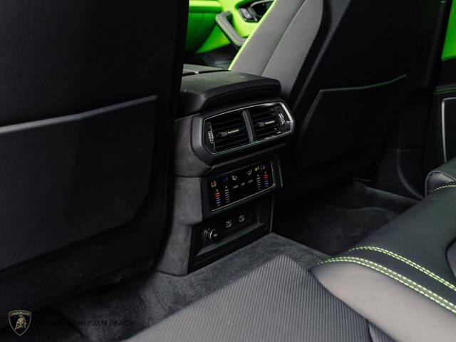 2025 Lamborghini Urus SE