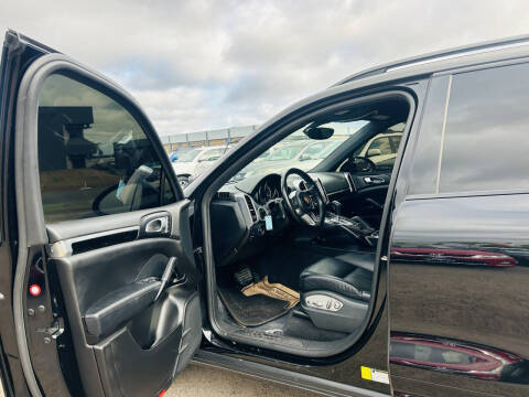 2018 Porsche Cayenne Platinum Edition