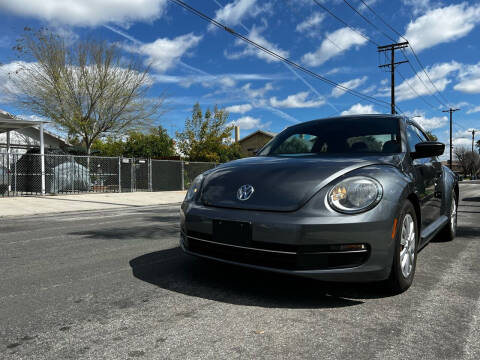 2013 Volkswagen Beetle for sale at Trade In Auto Sales in Van Nuys CA