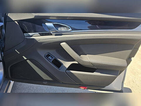 2016 Porsche Panamera