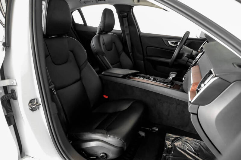 2020 Volvo S60 T5 Momentum