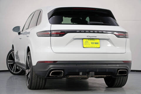2023 Porsche Cayenne Platinum Edition