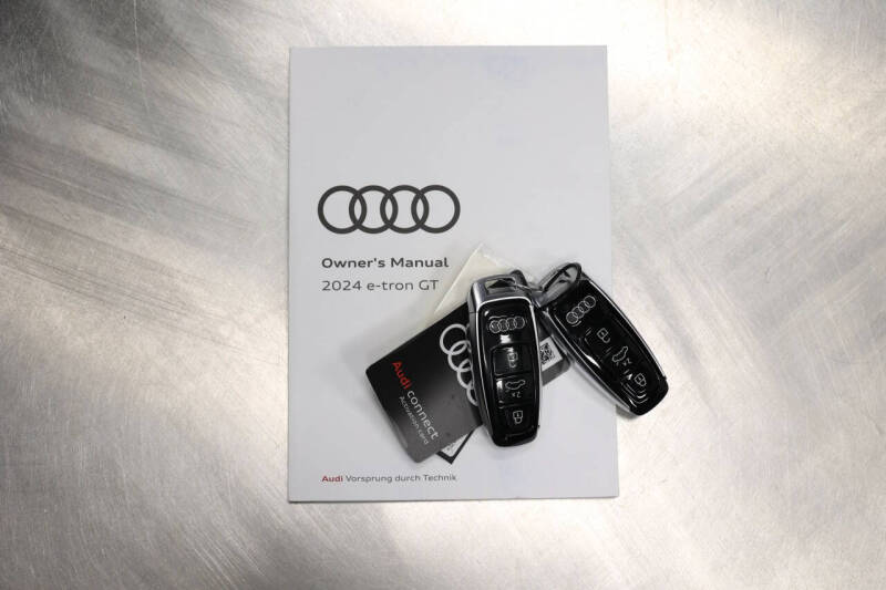 2024 Audi e-tron GT quattro Premium Plus