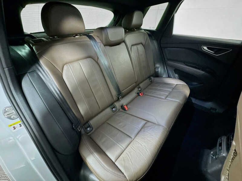 2022 Audi Q4 e-tron quattro Premium 50