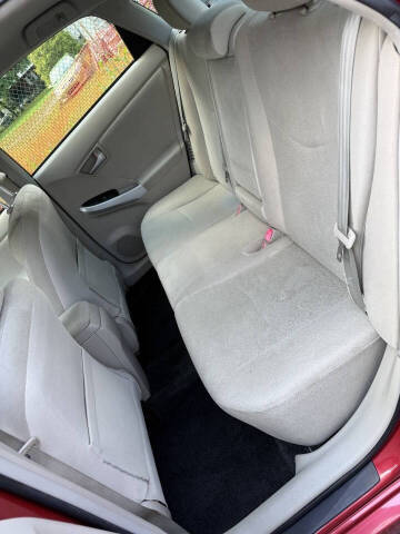 2012 Toyota Prius Two