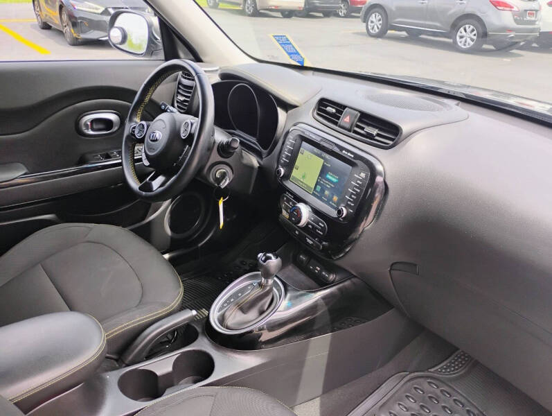2016 Kia Soul +