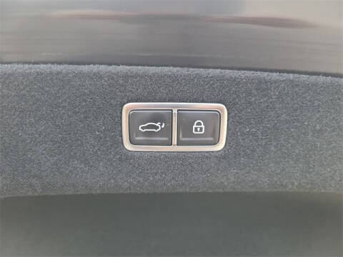 2025 Genesis G90 3.5T e-Supercharger