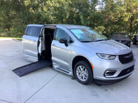 2024 Chrysler Pacifica Touring L