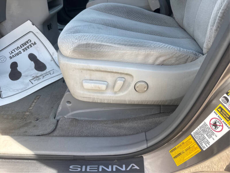 2011 Toyota Sienna LE 7-Passenger