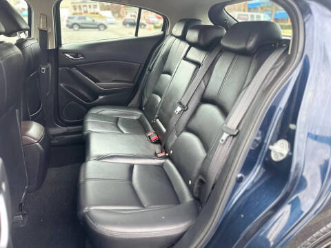 2018 Mazda MAZDA3 Touring