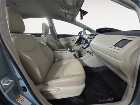 2017 Toyota Prius v Four