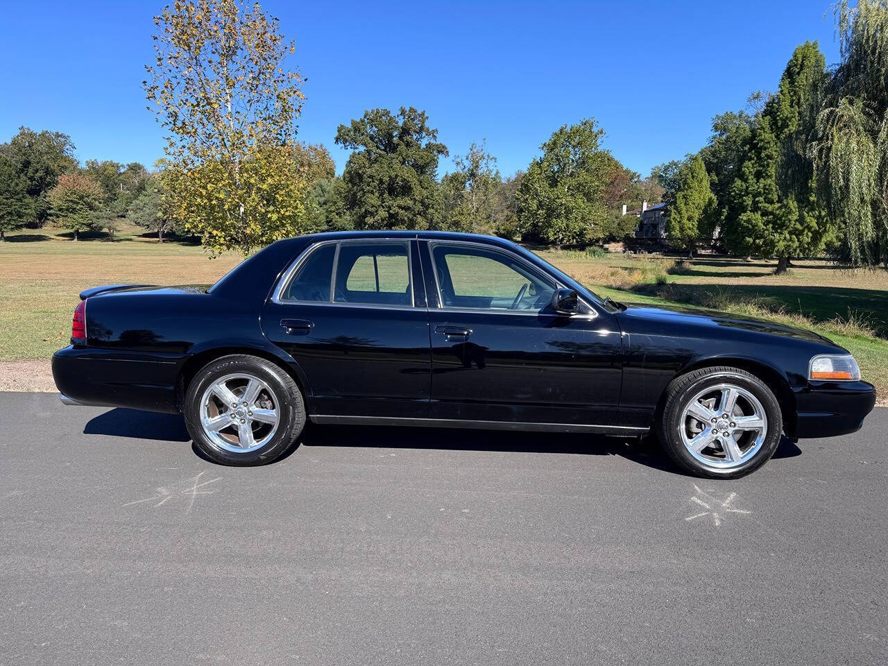 2004 Mercury Marauder 33