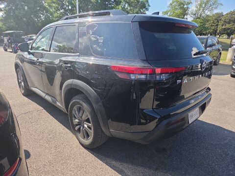 2024 Nissan Pathfinder SV